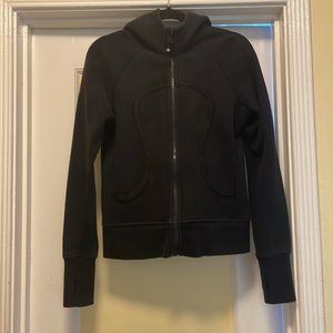Hello, I am selling a Lululemon jacket.